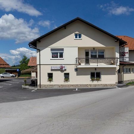 Guesthouse & Apartments Pri Stani Zerovnica Luaran gambar