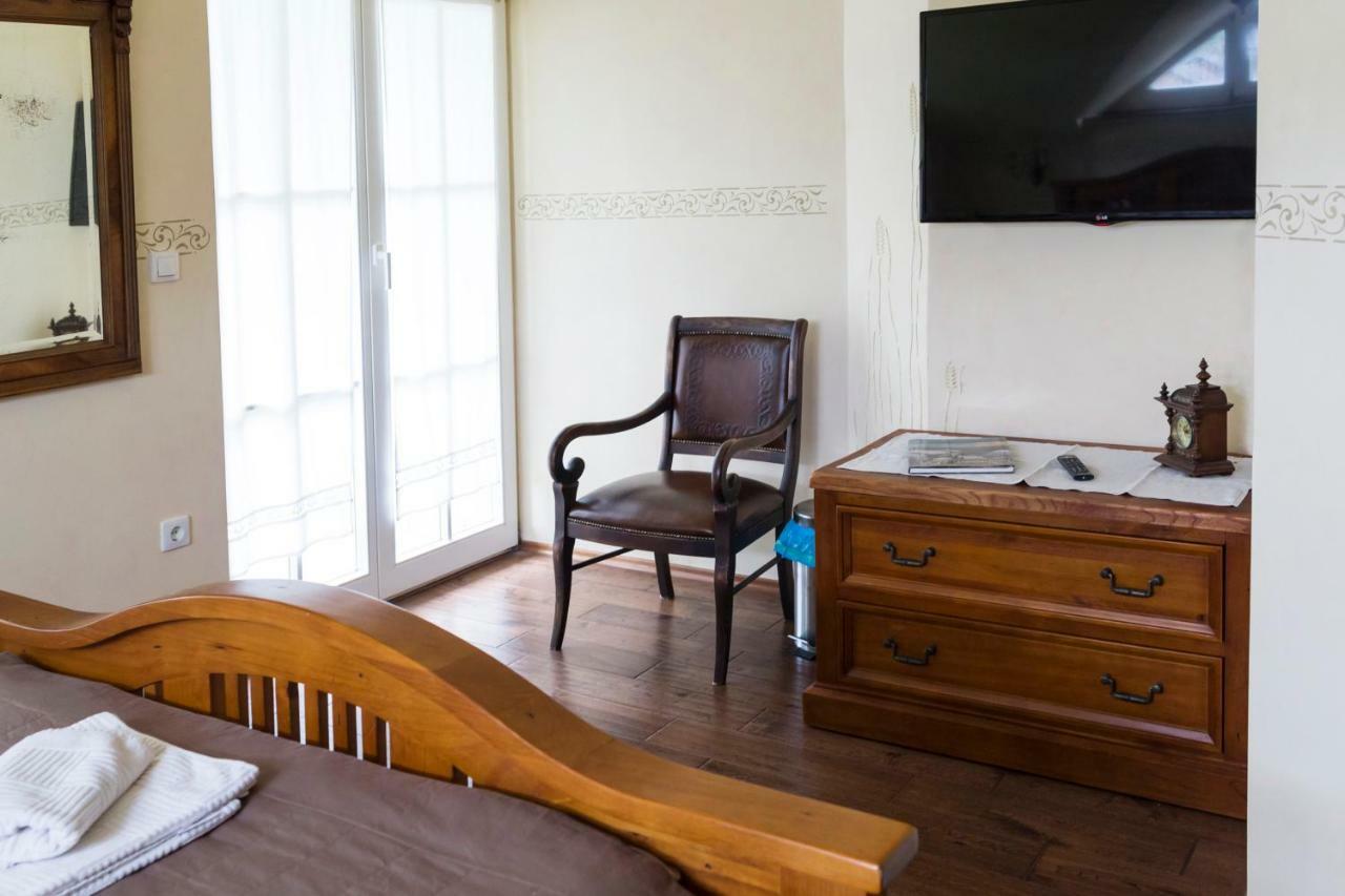 Guesthouse & Apartments Pri Stani Zerovnica Luaran gambar